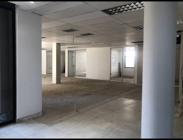 357M² OFFICE TO LET IN SANDHURST